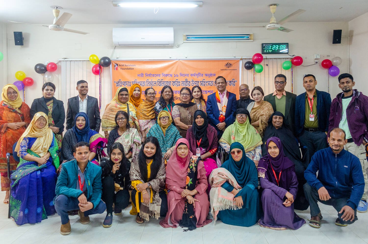 নারী নির্যাতন প্রতিরোধ পক্ষ উপলক্ষে এসিড সারভাইভারস ফাউন্ডেশন-এর আলোচনা সভা